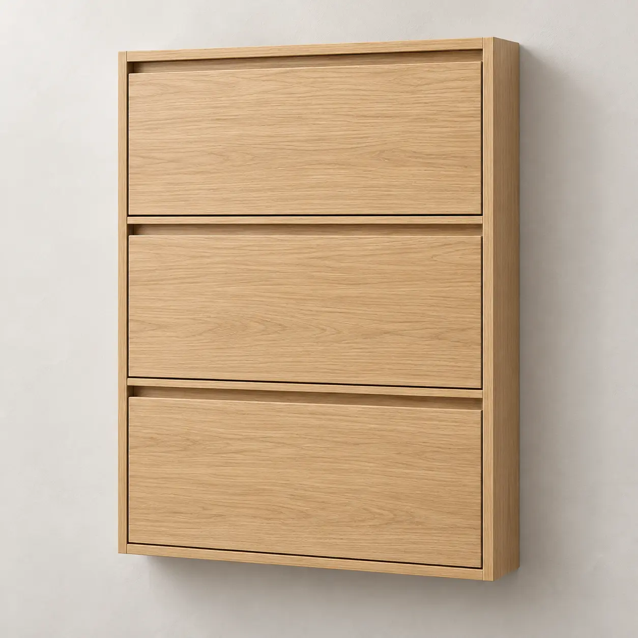 Sapateira amadeirada com portas fechadas